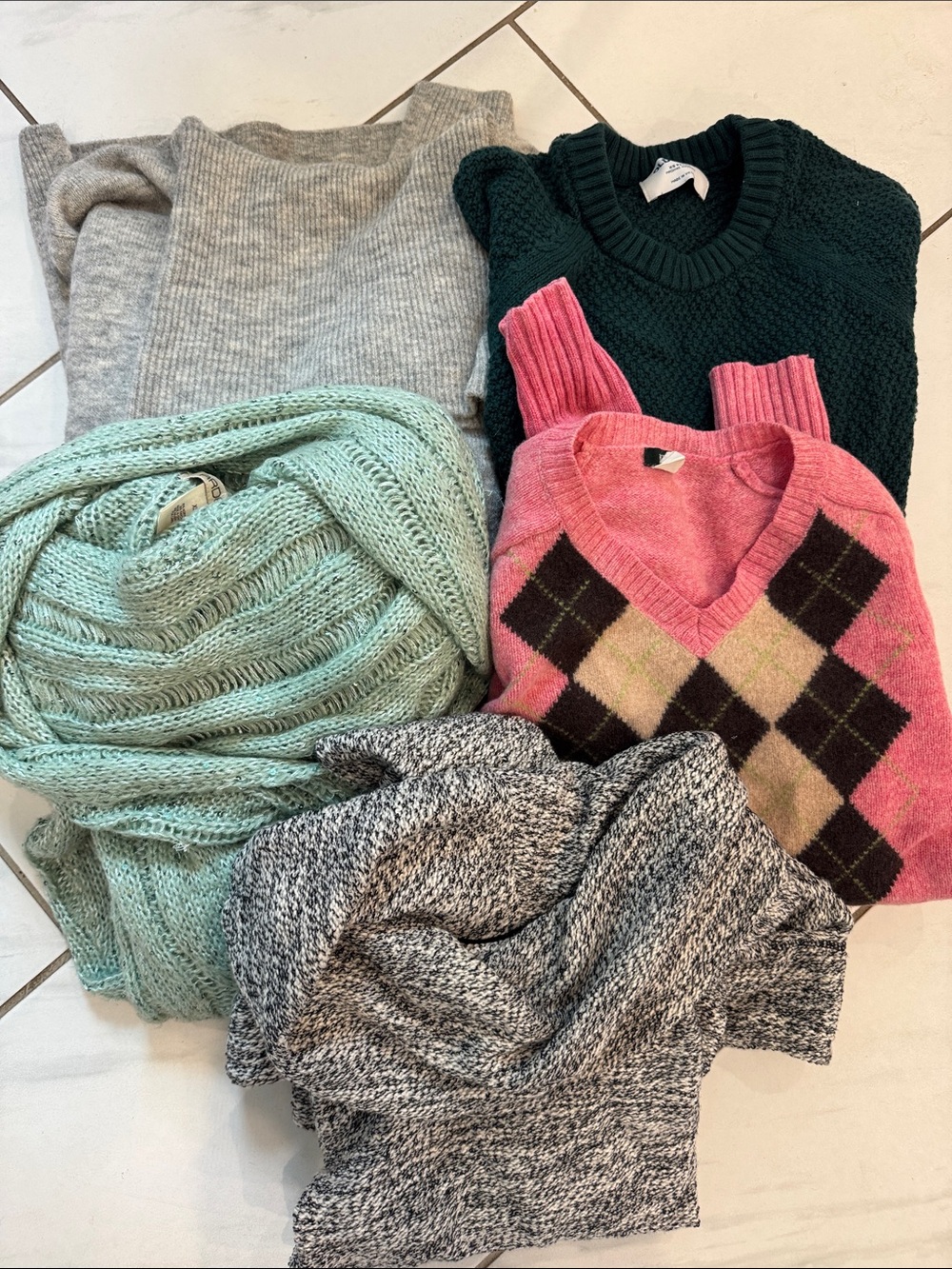 Women's Pink Argyle V-Neck Sweater – Stylish Cozy Layering